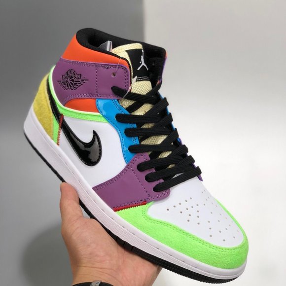 Athletic_Shoes